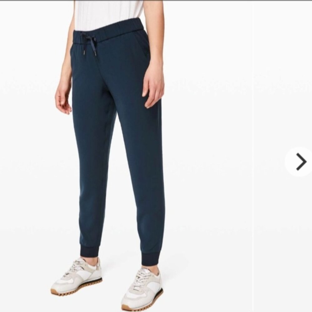 Lululemon On The Fly Jogger True Navy
